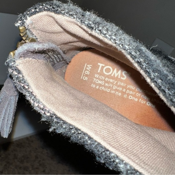 Tom’s Leila Aztec Gray Suede Tribal Southwestern Tassel Booties - Picture 4 of 6